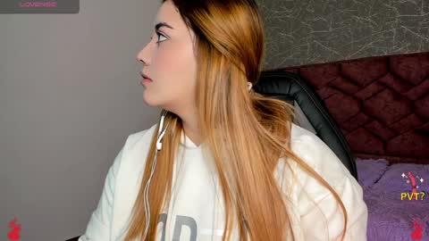 Snapshot of lucia_star_ chatting on January 21, 2025, 12:07 pm lucia star online show from January 21, 2025, 12:07 pm