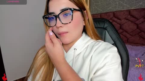 Snapshot of lucia_star_ chatting on January 21, 2025, 6:12 pm lucia star online show from January 21, 2025, 6:12 pm