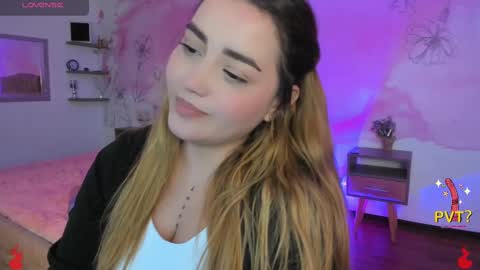 Snapshot of lucia_star_ chatting on February 13, 2025, 5:48 am lucia star online show from February 13, 2025, 5:48 am