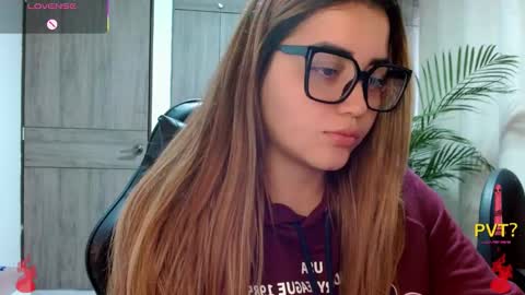 lucia star  online show from February 23, 2026, 12:57 pm