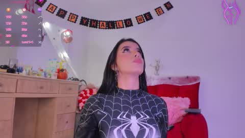LuciaJhonnes online show from October 29, 2025, 12:02 am