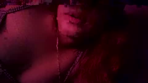 luciamendez23 online show from June 1, 2026, 12:23 am