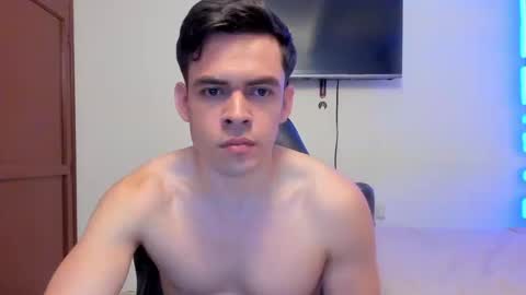Snapshot of lucian_gomez chatting on September 20, 2025, 10:33 pm Lucian Gomez online show from September 20, 2025, 10:33 pm