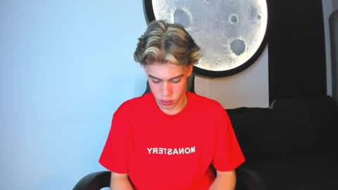 Snapshot of lucian_greyy chatting on November 10, 2025, 5:06 am lucian_greyy online show from November 10, 2025, 5:06 am