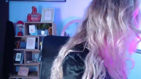 Snapshot of luciana_evaans chatting on January 27, 2025, 1:52 pm Luciana Evans online show from January 27, 2025, 1:52 pm