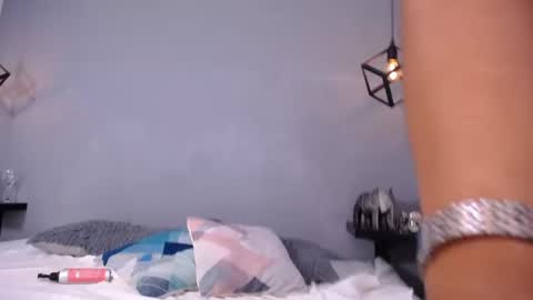 Luciana  online show from September 27, 2025, 1:10 am