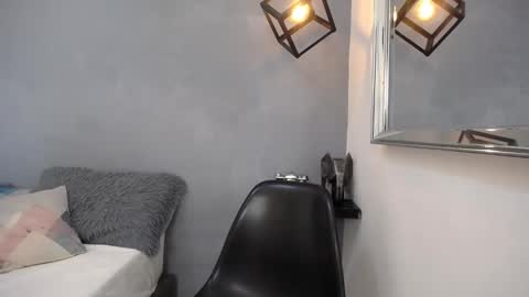 Luciana  online show from November 3, 2025, 1:01 pm