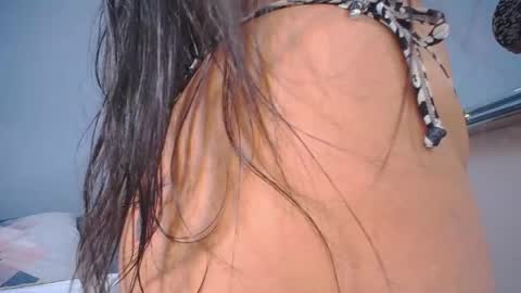 Luciana  online show from November 6, 2025, 2:07 pm