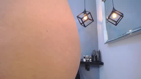 Luciana  online show from November 11, 2025, 2:06 pm