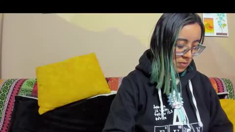 Dani 3 online show from October 12, 2025, 11:04 pm