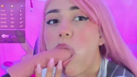 Snapshot of lucianacarter chatting on December 11, 2024, 2:44 pm online show from December 11, 2024, 2:44 pm