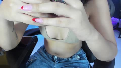 Snapshot of lucianacarter chatting on February 1, 2025, 4:03 am online show from February 1, 2025, 4:03 am
