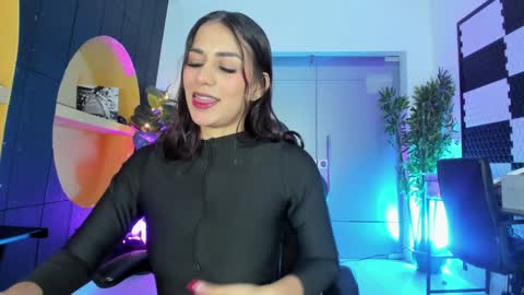 Snapshot of lucianacarter chatting on February 9, 2025, 2:38 am online show from February 9, 2025, 2:38 am