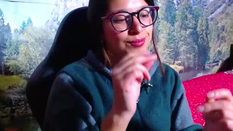 Snapshot of lucianahalen chatting on November 5, 2025, 4:01 am Lucy online show from November 5, 2025, 4:01 am