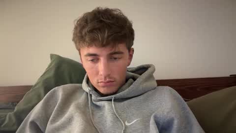 Snapshot of luciancrowe chatting on October 15, 2025, 5:13 pm Lucian online show from October 15, 2025, 5:13 pm