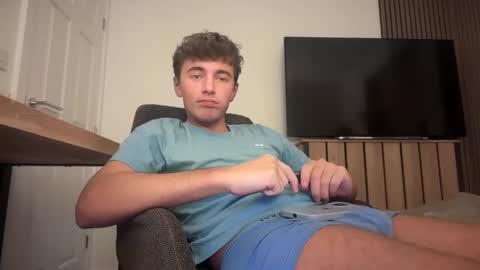 Snapshot of luciancrowe chatting on November 10, 2025, 12:31 am Lucian online show from November 10, 2025, 12:31 am