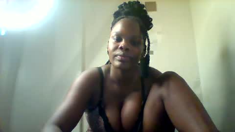 Snapshot of luciaresa chatting on July 7, 2026, 3:42 am luciaresa online show from July 7, 2026, 3:42 am