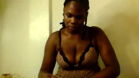 Snapshot of luciaresa chatting on July 12, 2026, 2:02 am luciaresa online show from July 12, 2026, 2:02 am