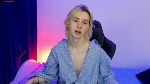 Angelok online show from April 9, 2026, 8:31 am