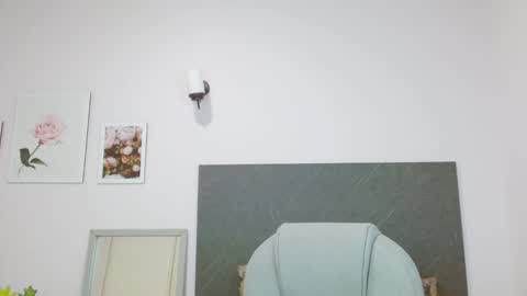 Snapshot of lucie_nicolls chatting on December 11, 2024, 8:07 pm Lucie online show from December 11, 2024, 8:07 pm