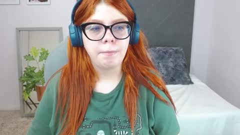 Snapshot of lucie_nicolls chatting on January 10, 2025, 10:36 pm Lucie online show from January 10, 2025, 10:36 pm