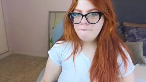 Snapshot of lucie_nicolls chatting on January 12, 2025, 7:43 am Lucie online show from January 12, 2025, 7:43 am