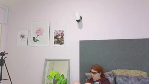 Snapshot of lucie_nicolls chatting on January 15, 2025, 12:09 am Lucie online show from January 15, 2025, 12:09 am