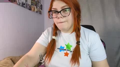 Snapshot of lucie_nicolls chatting on February 26, 2025, 7:49 pm Lucie online show from February 26, 2025, 7:49 pm