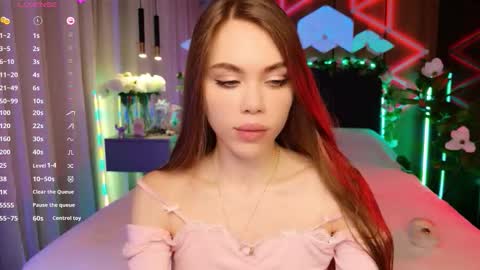 MimiFors online show from October 18, 2025, 1:23 pm