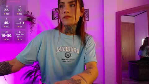 Snapshot of luciiana_lol chatting on December 20, 2024, 8:01 pm luciiana online show from December 20, 2024, 8:01 pm