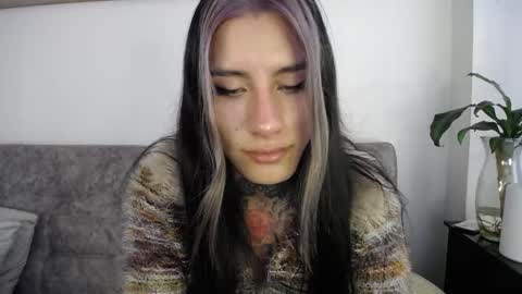 Snapshot of luciiana_lol chatting on February 27, 2026, 5:46 pm luciiana online show from February 27, 2026, 5:46 pm