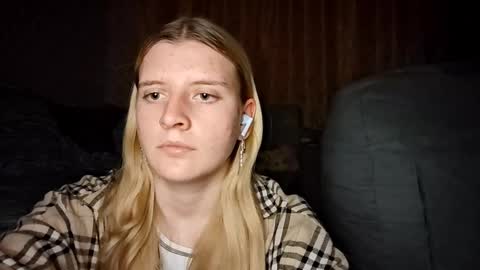 Monika online show from October 9, 2025, 8:29 pm