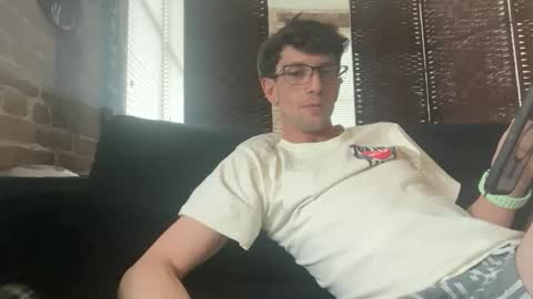 Snapshot of lucky_bme chatting on March 10, 2026, 9:09 pm lucky_bme online show from March 10, 2026, 9:09 pm