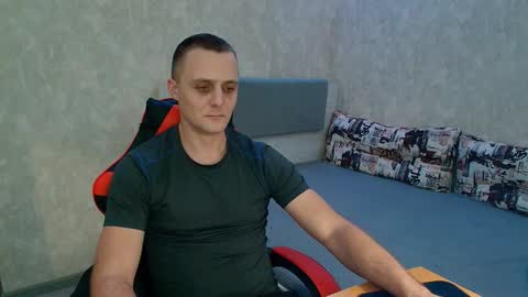 Snapshot of lucky_guy99 chatting on January 8, 2025, 3:40 am Ethan online show from January 8, 2025, 3:40 am