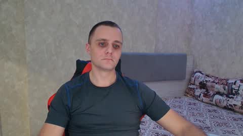 Snapshot of lucky_guy99 chatting on February 14, 2025, 8:15 pm Ethan online show from February 14, 2025, 8:15 pm