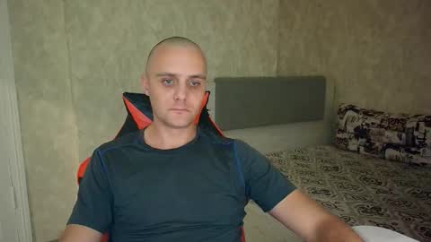 Snapshot of lucky_guy99 chatting on October 2, 2025, 11:01 pm Ethan online show from October 2, 2025, 11:01 pm