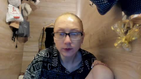 lucky_licky20 online show from December 20, 2024, 4:42 am