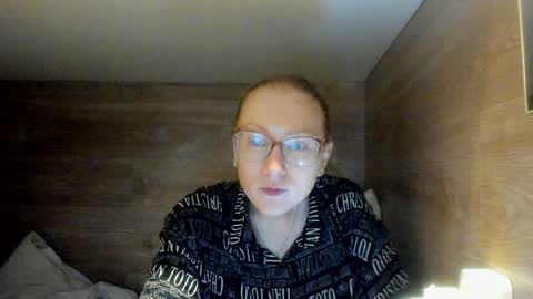 lucky_licky20 online show from January 20, 2025, 4:43 am