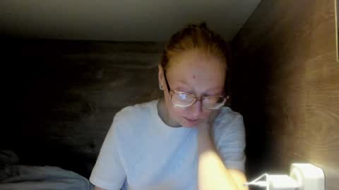 lucky_licky20 online show from February 1, 2025, 4:35 am