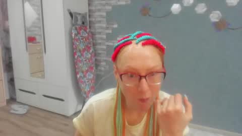 lucky_licky20 online show from September 12, 2025, 2:55 am