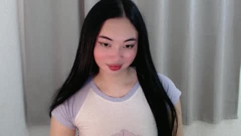 Snapshot of lucky_mariel chatting on January 13, 2025, 12:56 pm mariel online show from January 13, 2025, 12:56 pm