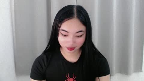 Snapshot of lucky_mariel chatting on January 14, 2025, 1:38 pm mariel online show from January 14, 2025, 1:38 pm