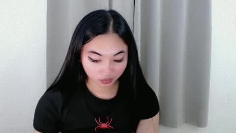 Snapshot of lucky_mariel chatting on February 25, 2025, 5:47 pm mariel online show from February 25, 2025, 5:47 pm