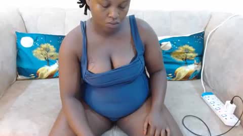 Snapshot of luckyawesome chatting on February 13, 2025, 7:13 am Crisiah online show from February 13, 2025, 7:13 am