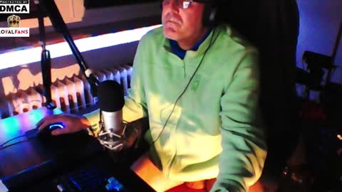 Snapshot of luckyfreak1 chatting on February 23, 2025, 12:51 am call me Stefan online show from February 23, 2025, 12:51 am