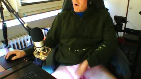        call me  Stefan online show from March 31, 2026, 4:40 pm