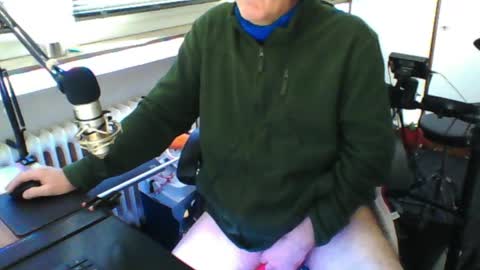        call me  Stefan online show from April 1, 2026, 1:41 pm