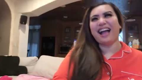 luckylee1992 online show from December 3, 2025, 2:15 pm