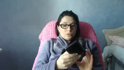 Snapshot of luckylinda23 chatting on April 17, 2026, 10:29 am luckylinda23 online show from April 17, 2026, 10:29 am
