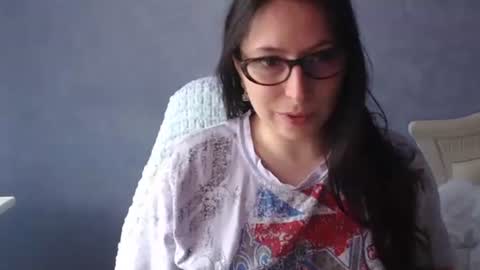 Snapshot of luckylinda23 chatting on April 22, 2026, 9:33 am luckylinda23 online show from April 22, 2026, 9:33 am